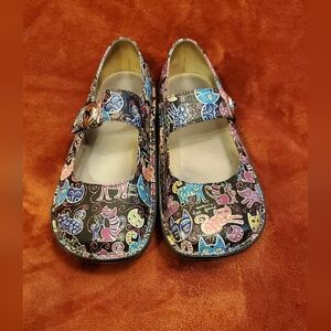 Alegria Multicolor Cat Patterned Mary Jane shoes